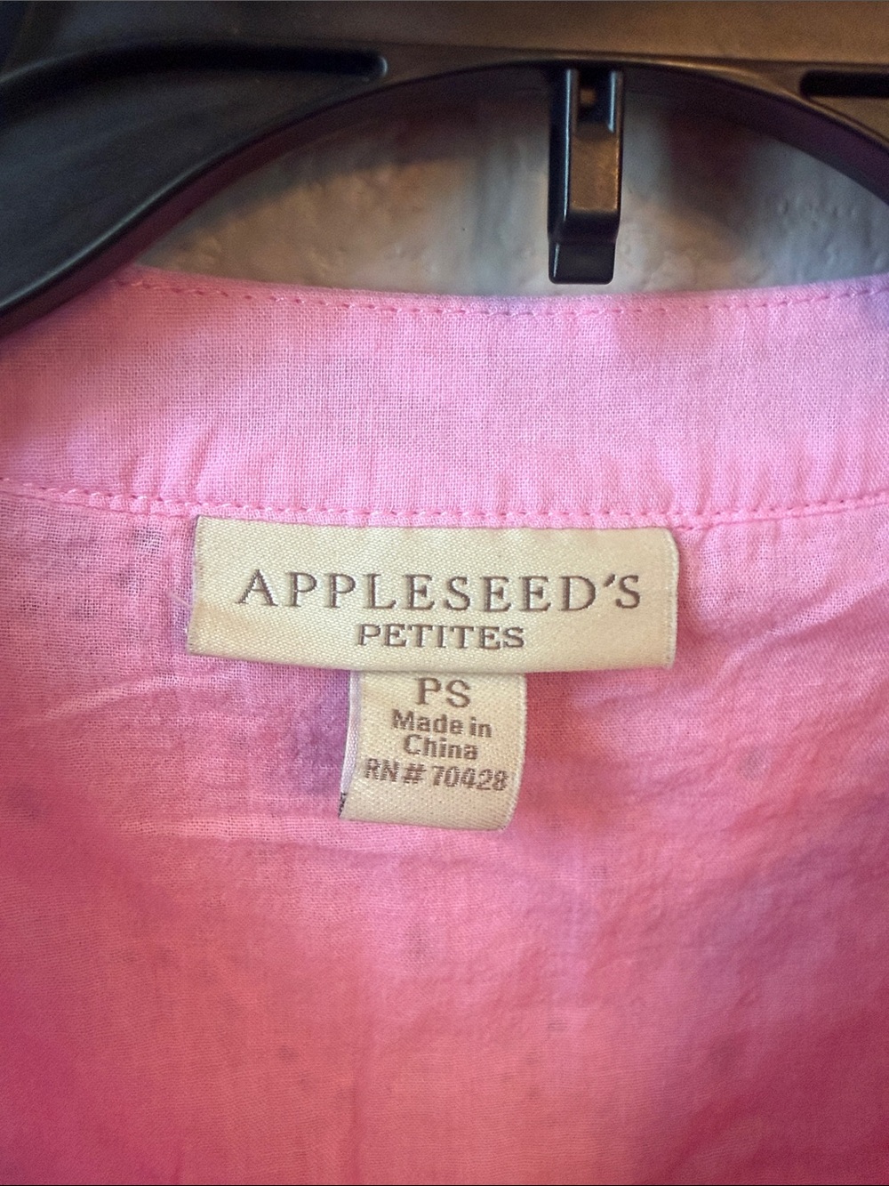 Preppy Appleseed's Petites Pink Eyelet Linen Tunic Split V-neckline Top - Picture 3 of 8